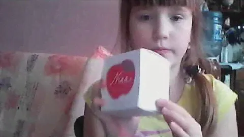 духи NINA RICCI.