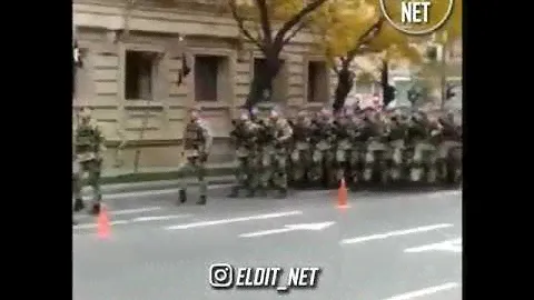 Турецкие военнослужащие прошли маршем в центре Баку в преддверии военного парада по случаю победы